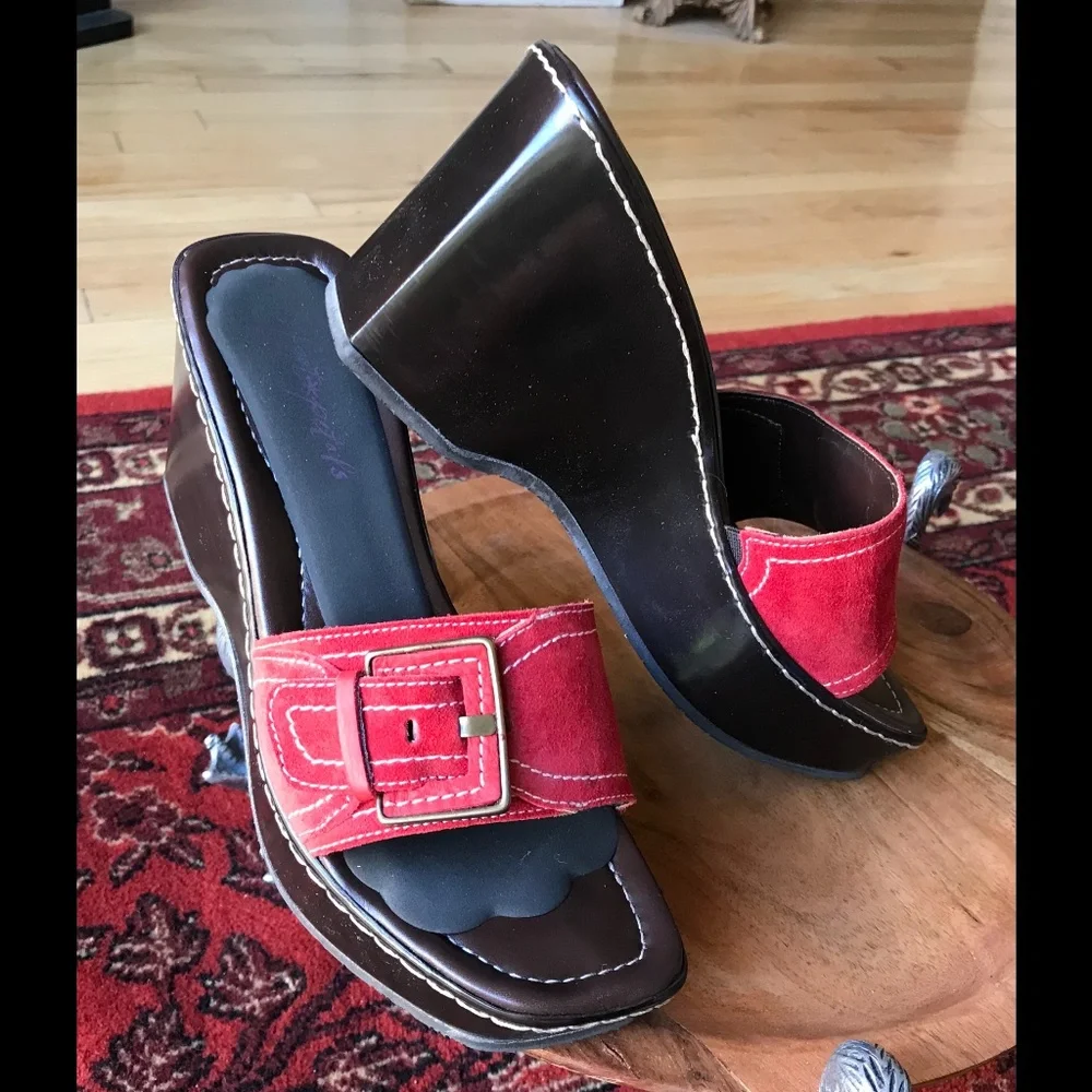 DONALD J PLINER NORDSTROM COMFORTABLE RED SUEDE WEDGES w/ BOX SZ 7M